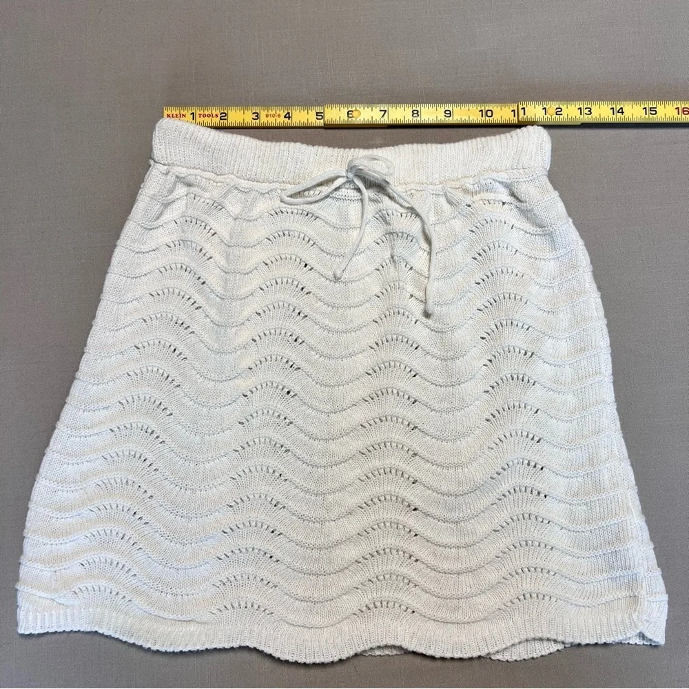 Nasty Gal White Knit Mini Skirt US 6 Wave Texture Crochet Swimsuit Coverup